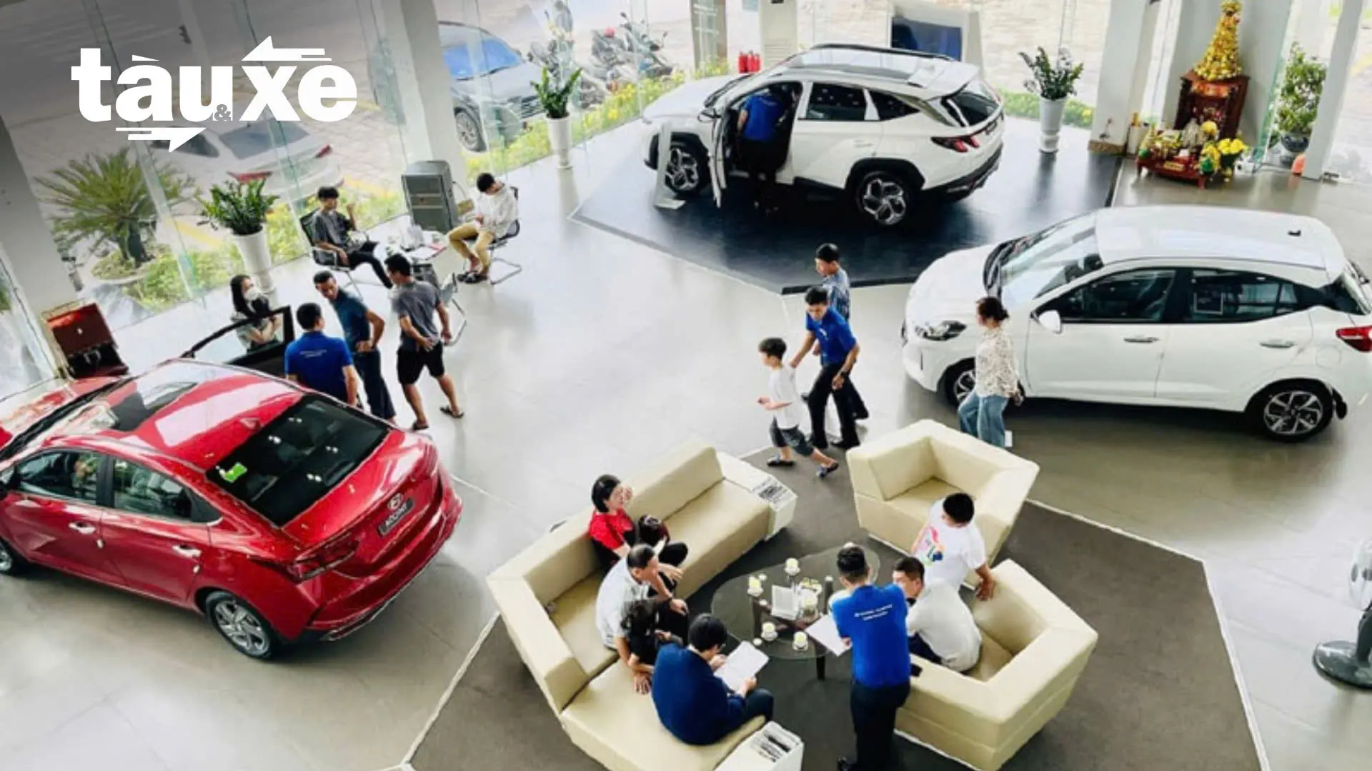 Nhiều mẫu SUV hạng sang được giảm giá mạnh dịp cuối năm | Bản tin Tàu và Xe | 29/12/2025